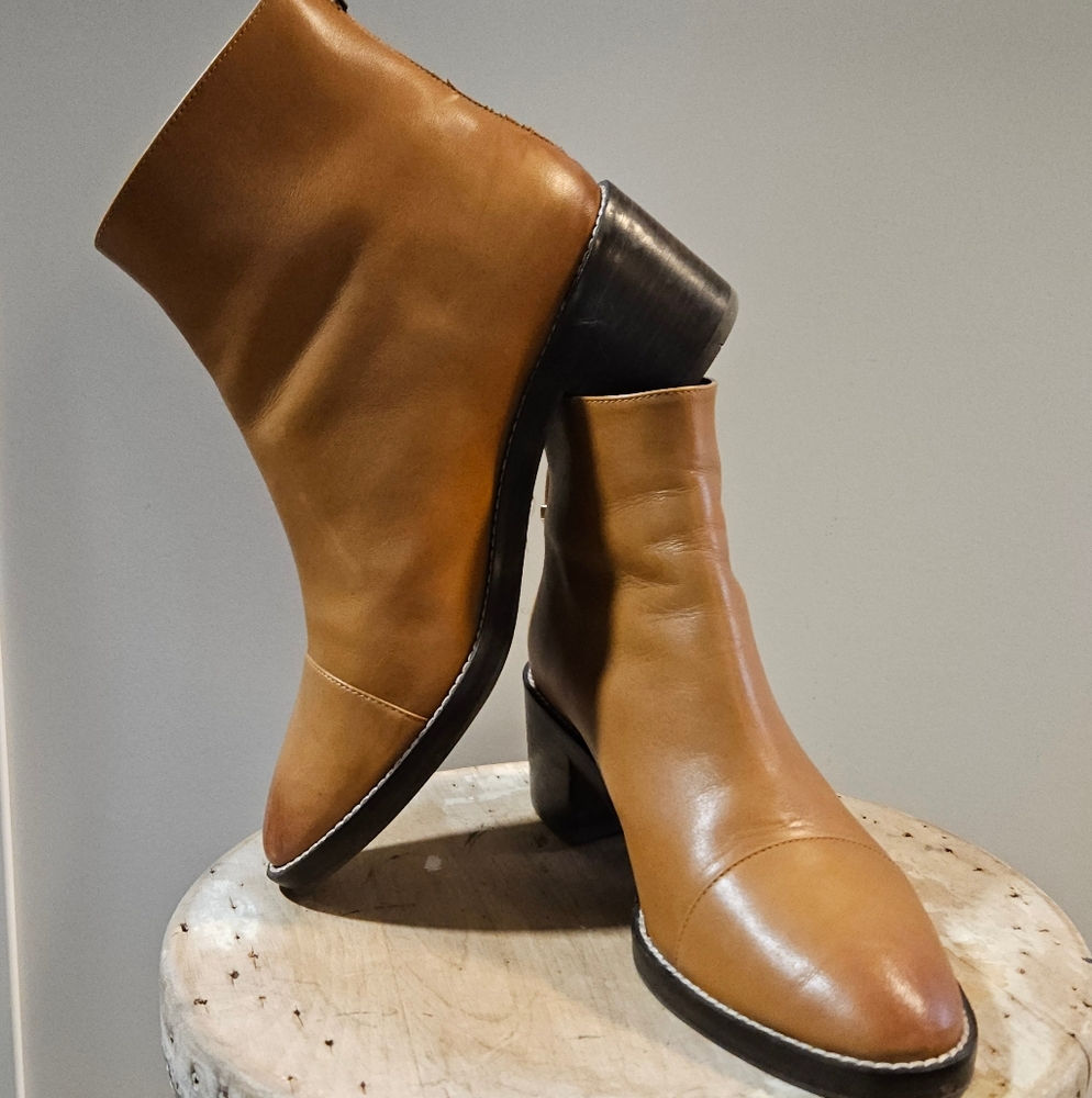 Cole Haan Winnie Grand 360 cognac Leather ankle bootie waterproof 7.5